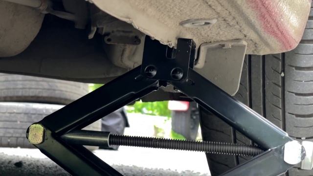 Как поменять колесо? простая инструкция от автоинструктора! смотреть онлайн