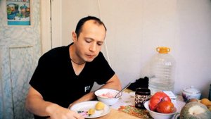 Прожил МЕСЯЦ на 1500 рублей! Мой опыт