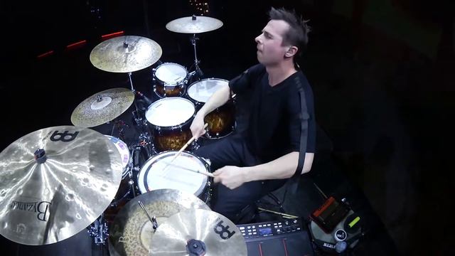 Барабанное соло. Барабанщик CONCORD ORCHESTRA смотреть онлайн