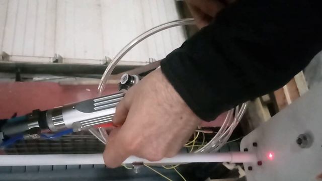 Лазерная сварка и очистка. Настройка линзы лазерного луча в "пистолете"