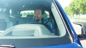 BMW X5 M Competition vs. Audi RS Q8 - AutoWeek Dubbeltest - English subtitles