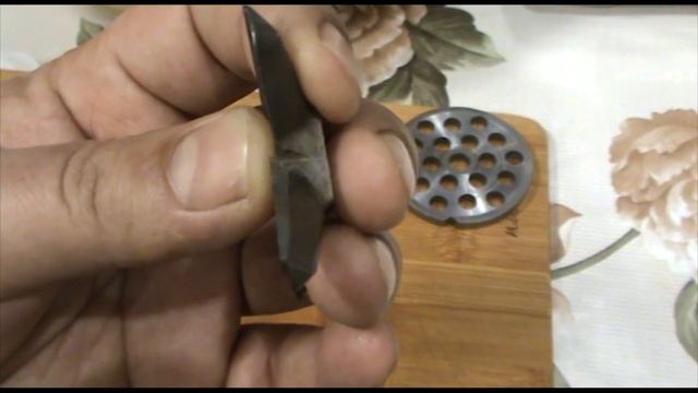 Как заточить нож мясорубки пилкой для ногтей. смотреть онлайн