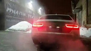 Злой выхлоп на Audi A8 4.2 атмо