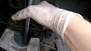 Замена передних тормозных колодок Toyota Corolla 120