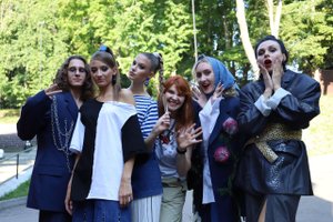 Показ мод в рамках I Международного фестиваля «КиноКот»