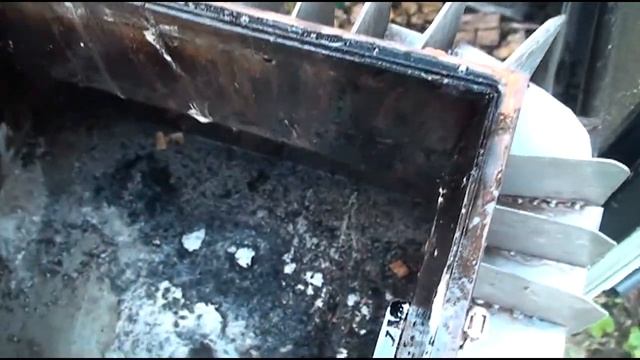 Коптильня из двухкамерного холодильника на естественной тяге