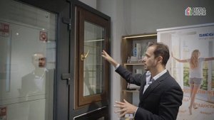 Фурнитура Siegenia Titan со скрытыми петлями и повышенным функционалом.