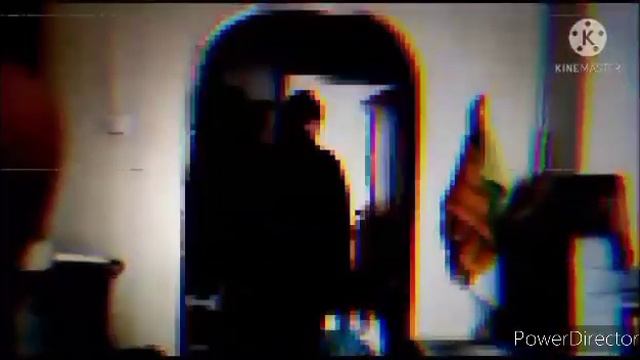 Сумасшедший Гай Фокс с пакетом вламывается в комнату. смотреть онлайн