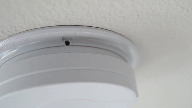 Smoke Detector Beeping - Smoke Detector Battery Change - Smoke Detector Sound Beeping and Chirping смотреть онлайн