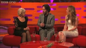 Пол Радд целует Хелен Миррен на шоу Грэма Нортона.