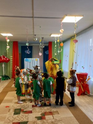 Осенний праздник в старшей группе "Ягодки"