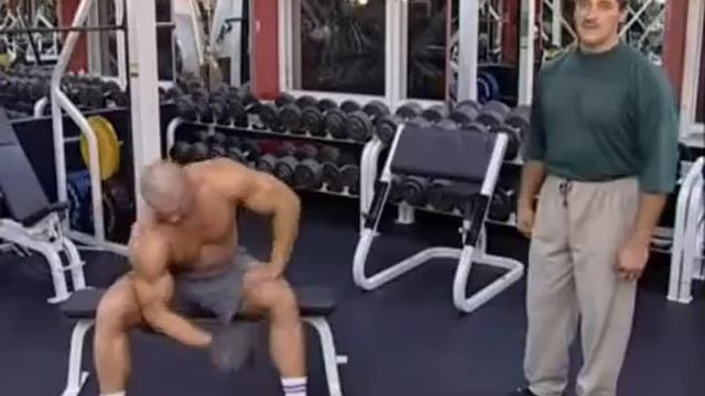 Качать бицепс - подъем на бицепс середину и низ бицепса