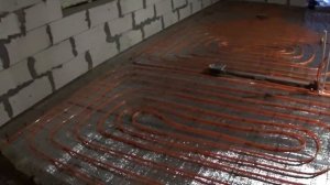 Смонтировал теплый водяной пол в бане, канализация и водопровод. Част 1.