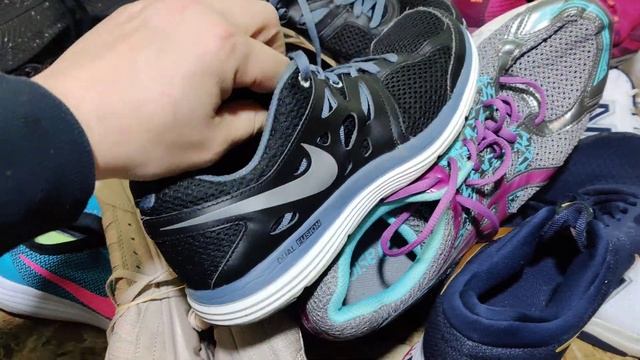 Кроссовки, спорт обувь, сорт крем 19€/кг смотреть онлайн