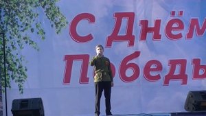 Колотвинов Даниил поет песню А. Розенбаума "А может не было войны?"
