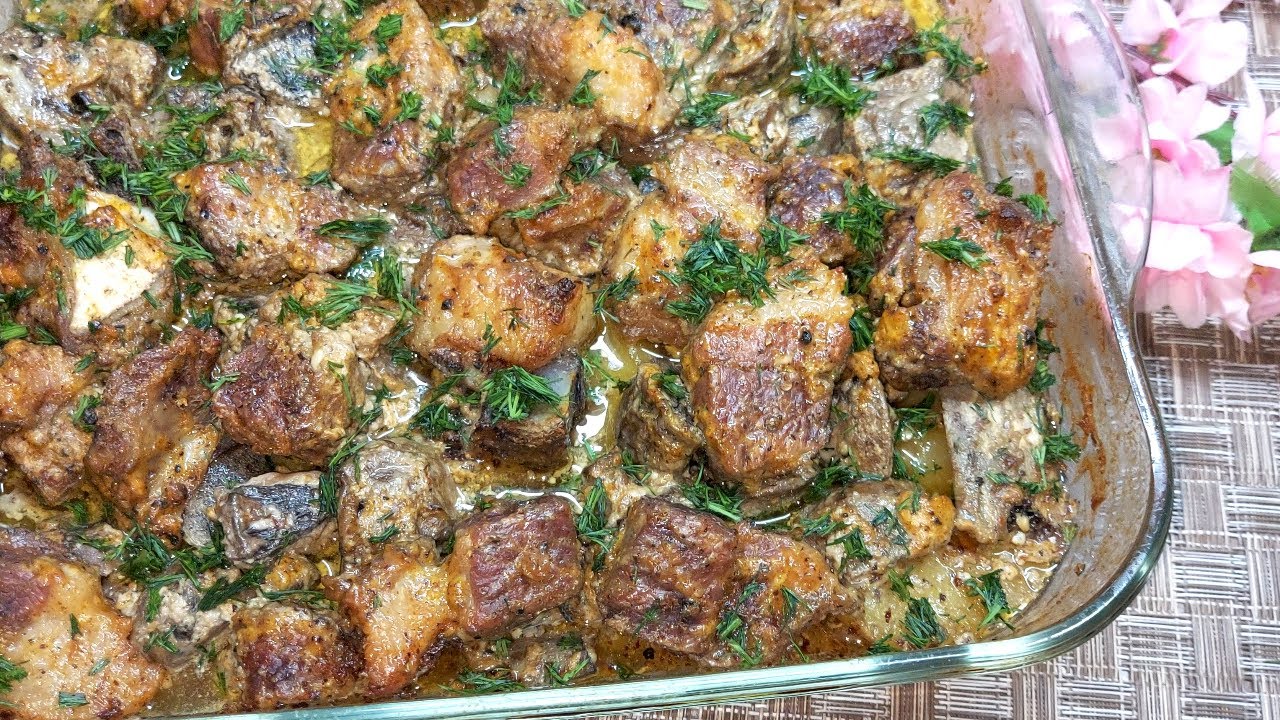 Вкусный Ужин из Мяса, Картошки и Грибов в духовке. Такое блюдо хоть на праздничный стол подавайте