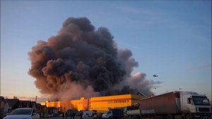 Пожар в ТЦ "Синдика" тушили с вертолета