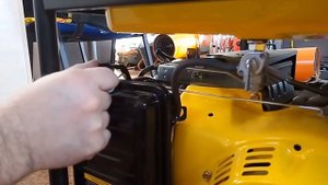 Бензиновый генератор CHAMPION GG7501E-3