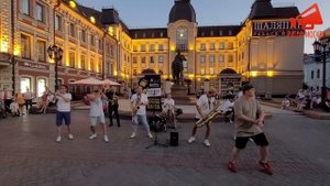 Духовая банда зажгла на Баумана в Казани