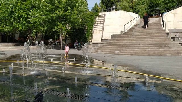 Парк у Синагоги в Москве