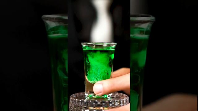 #Cocktail #Short Удивительное коктейльное шоу | Как приготовить коктейль | Лучший коктейль 2021 год