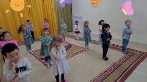 Танец. Видео -поздравление! День защитников. "Мой папа самый сильный " Детс.центр  "Умка" г.Алматы