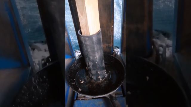 Дрова из макулатуры! Дрова из вторсырья! #бизнесидеи #безвложений #бизнесснуля #вторсырье #картон смотреть онлайн