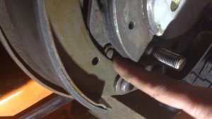 Газ 24 новые колодки, но не работает ручник?
