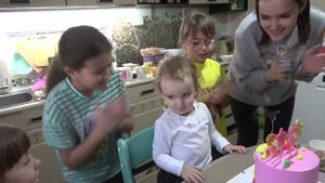 День Рождения Софии 2 года -задуваем свечи и открываем подарки. 2.01.23.