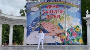 «Ты и я - мы просто дети» песня в исполнении Марка Савельева