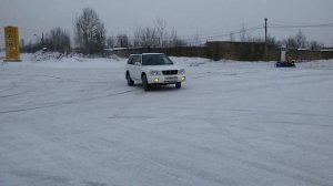 Субару Форестер на заднем приводе. Почти в стоке валит боком! Проба 1