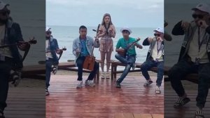 Лудуб Очиров сыграл на морин-хууре на Чёрном море