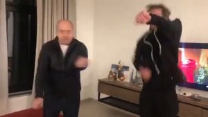 Сергей Бурунов поздравил Александра Петрова в танце под песню "Белая ночь"