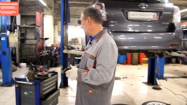 TOYOTA VERSO 2011г бензин 1,8 литра АКПП пробег 76 тыс. ТО по пробегу. Ремонт тормозной системы.