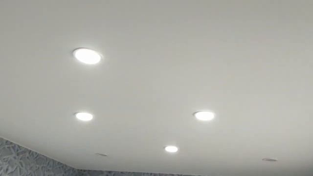 Обзор проделанной работы. Натяжные потолки. Парное включение спотов.