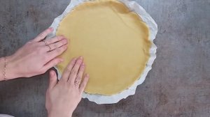 Пирог с вареньем из песочного теста