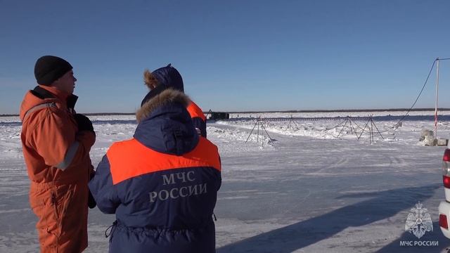 Инспекторы ГИМС напоминают гражданам об опасности передвижения по льду в запрещённых местах
