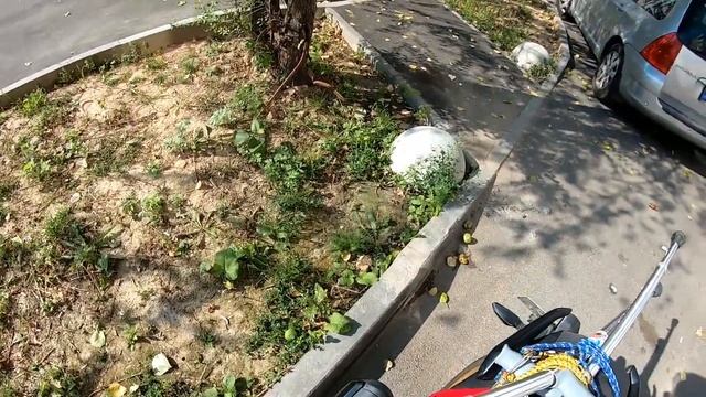 На Мото со сломанной ногой!)Как реагируют люди?в чем подвох?