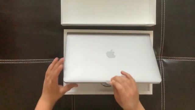 Unboxing Specced Out 1TB SSD MacBook Pro 2020 13 Inch (No Talking) смотреть онлайн