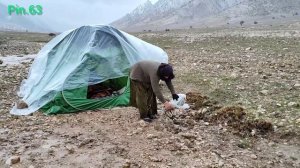 Nomadic Storm:brave fight of the first wife against winter flood and second wife