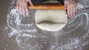 ВОЗДУШНОЕ, сдобное тесто. Плетенка с изюмом и орехами.