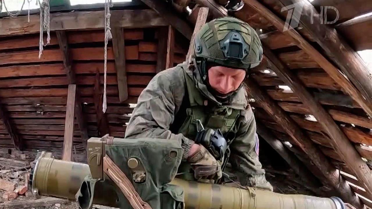 Бойцы 1-го армейского корпуса ЮВО выполняют боевые задачи на Марьинском и Авдеевском направлениях.