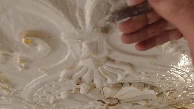 День1. Проект "Мансарда". Начало. Реставрация и восстановление потолка с лепниной в доме 1911 года. смотреть онлайн