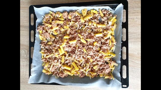 рыбный пирог из консервов с заливным тестом - Pецерт в подарок