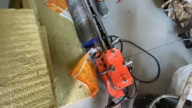 Стяжка, штукатурка та велика дірка смотреть онлайн