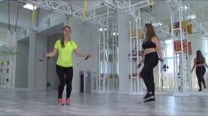 Сжигаем калории: комплекс упражнений на скакалке