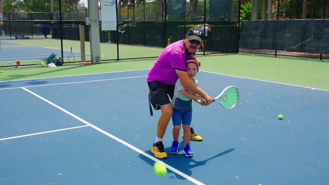 Learn To Play Tennis with Max and Famous Coach Andrei Kozlov | Educational Tennis Video смотреть онлайн