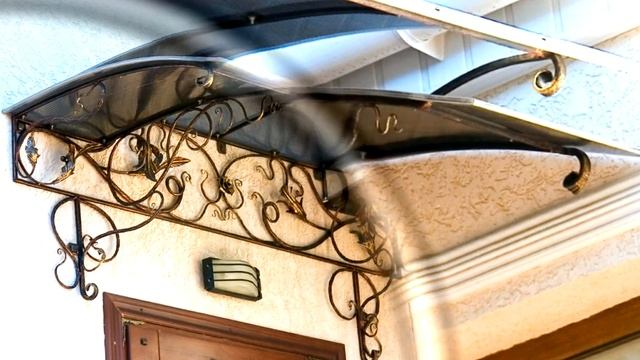 Изготовление входных навесов для двери на входе в дом козырьки ковка поликарбонат металл в Днепр смотреть онлайн