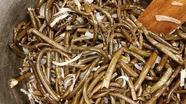Жареный папоротник. Как приготовить жареный папоротник с мясом.