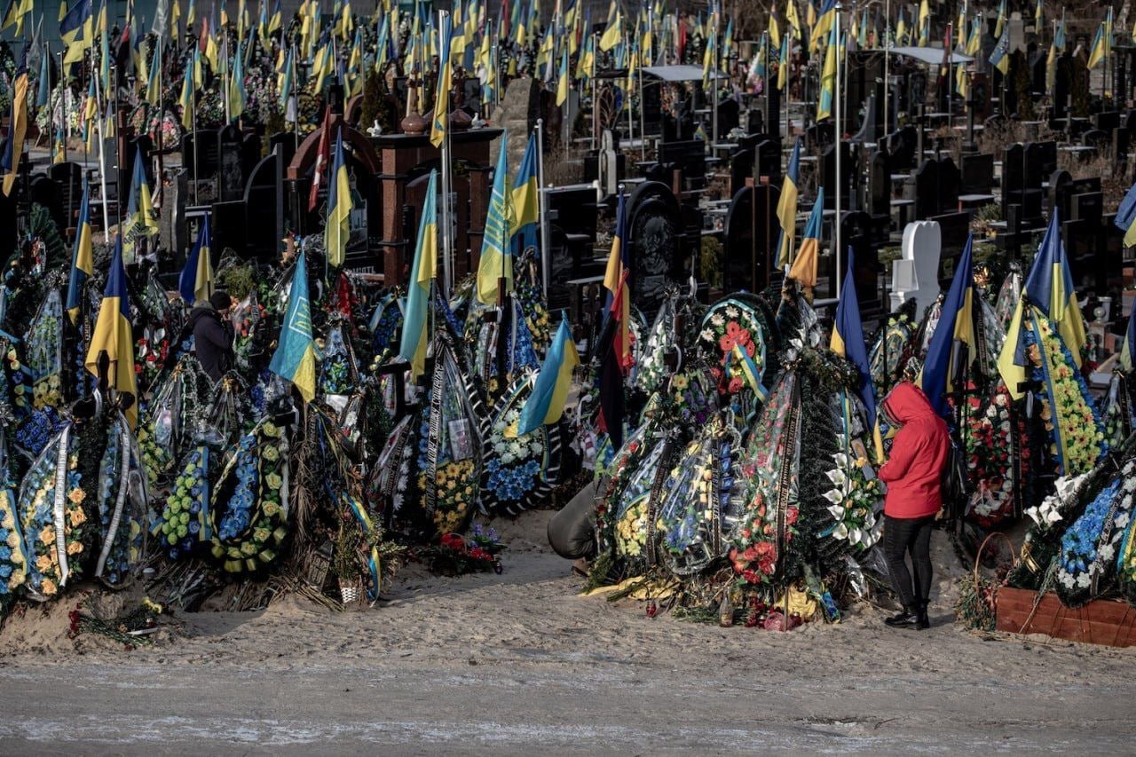 Фото с украинских кладбищ